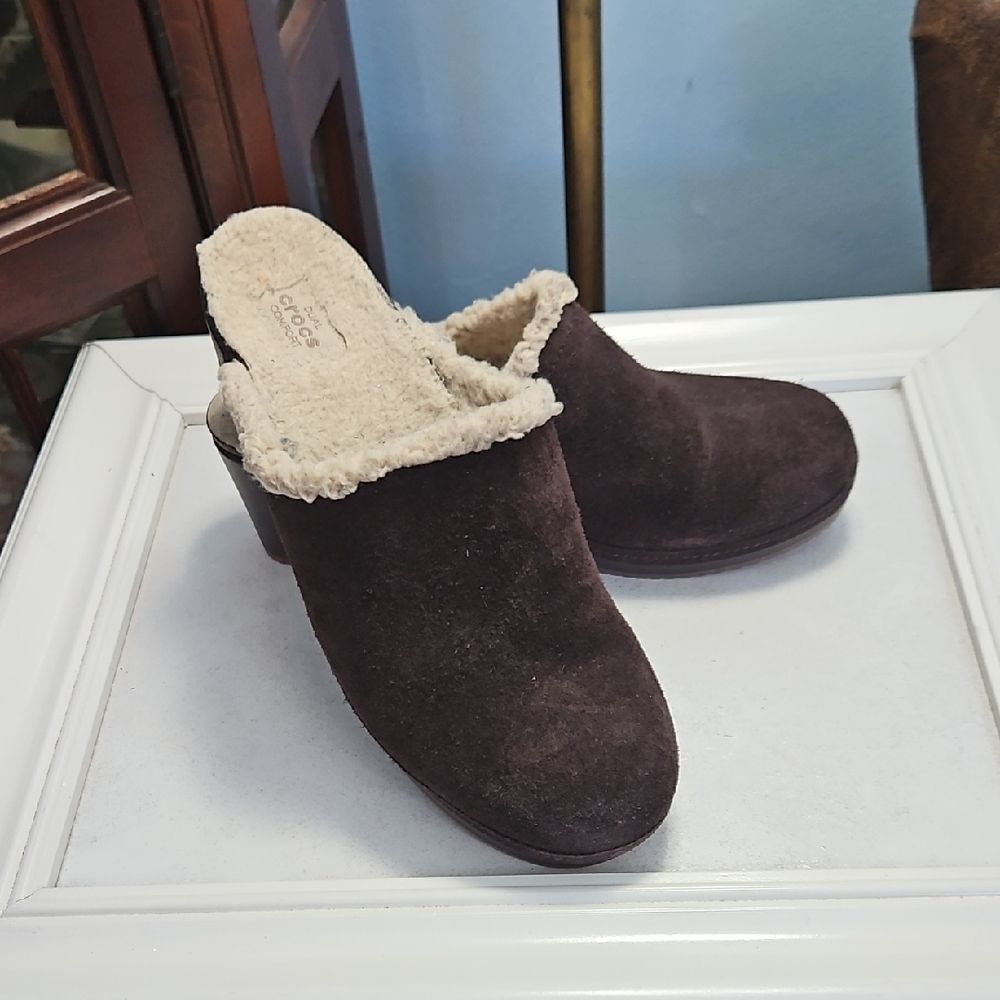Crocs Sarah Brown Suede Women's Mules Size 10
